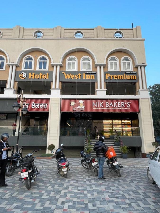 Hotel West Inn Premium Kharar Εξωτερικό φωτογραφία